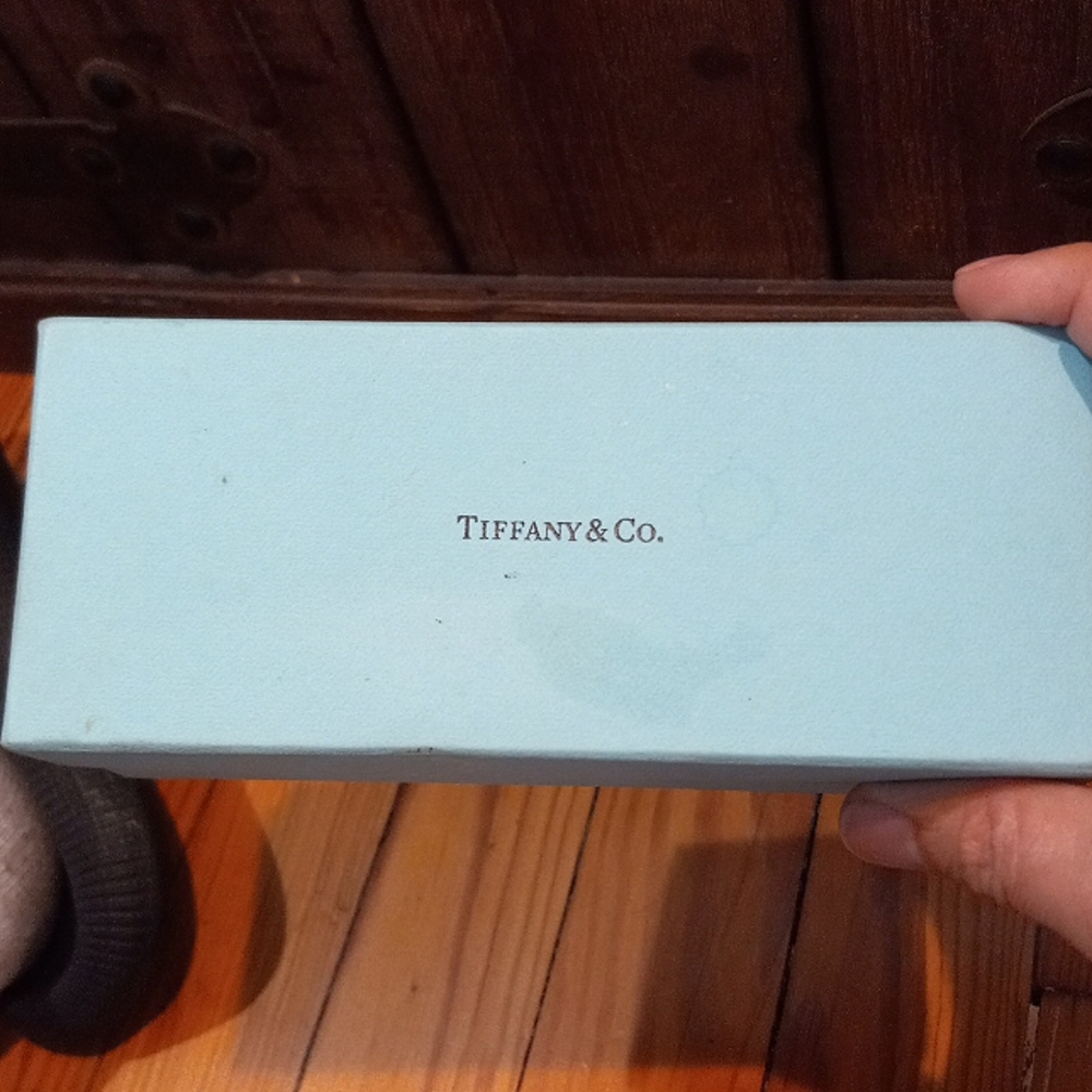 Tiffany & Co. Earrings and sunglasses box - Picture 16 of 16